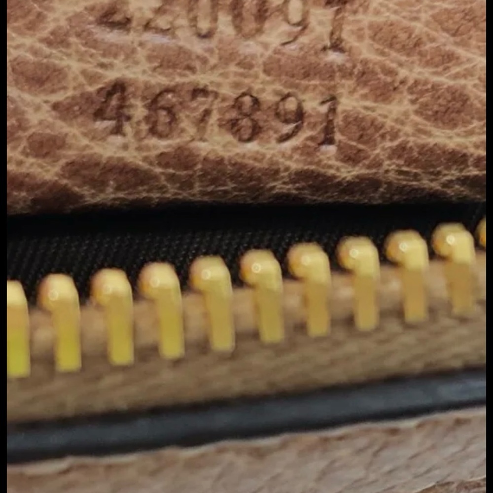 Gucci Vintage Guccissima Brown Leather Bamboo Wristlet. - Picture 4 of 11